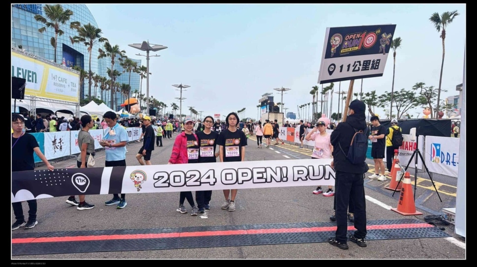 {"ARInfo":{"IsUseAR":false},"Version":"1.0.1","MakeupInfo":{"IsUseMakeup":false},"FaceliftInfo":{"IsChangeFacelift":false,"IsChangeThinFace":false,"IsChangeEyeLift":false,"IsChangeNose":false,"IsChangeMouth":false,"IsChangeFaceChin":false},"BeautyInfo":{"SwitchMedicatedAcne":false,"IsAIBeauty":false,"IsBrightEyes":false,"IsSharpen":false,"IsOldBeauty":false,"IsReduceBlackEyes":false},"HandlerInfo":{"AppName":1},"PhotoInfo":{"IsUseMultiPhotoMode":false},"BigMovieInfo":{"IsUseBigMovie":false},"FilterInfo":{"IsUseFilter":true,"FilterList":["ET1111003"],"FilterValueList":["0.8"],"FilterCount":1}}